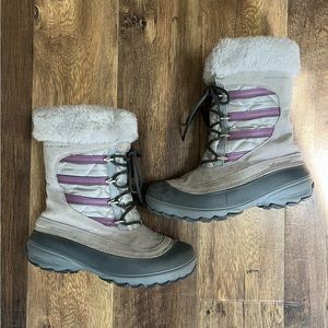 Women’s Columbia Snow Boots, Size 9